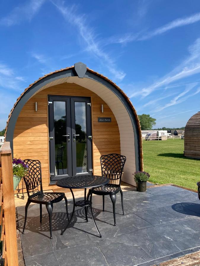 Abbey Farm Luxury Glamping Hotel Rhuddlan Exterior foto