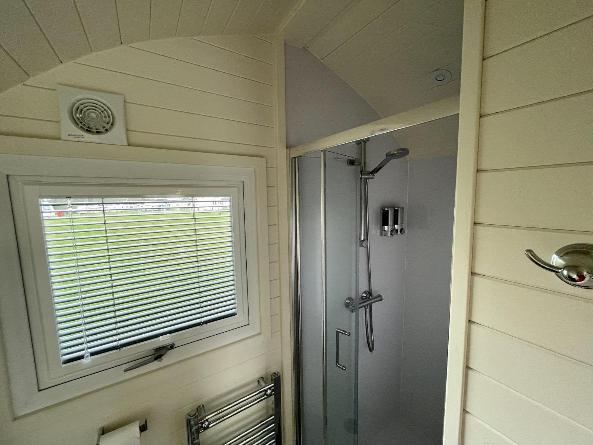 Abbey Farm Luxury Glamping Hotel Rhuddlan Exterior foto